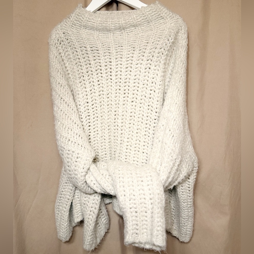 Aerie Chunky Cozy White Knit Sweater